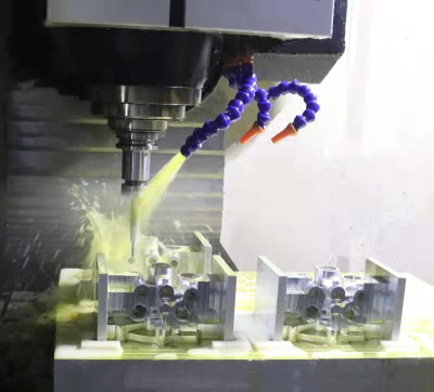 CNC加工中心中加工設(shè)備及技術(shù)有哪些？