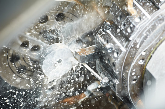 為什么cnc數(shù)控加工會出現(xiàn)各種誤差問題呢？應(yīng)該如何解決這個問題呢？